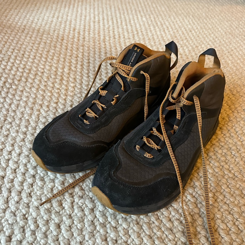 Under Armour Charged Bandit Trek